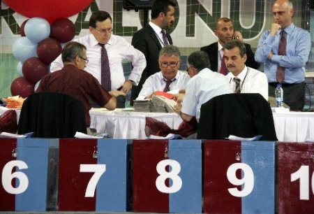 Trabzonspor genel kurulunda oy sayımı başladı