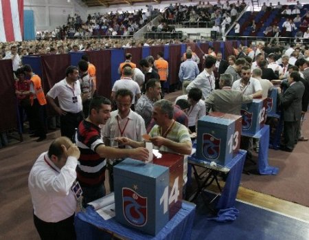 Trabzonspor Kulübü Olağanüstü Genel Kurulu’nda oy kullanma işlemleri başladı