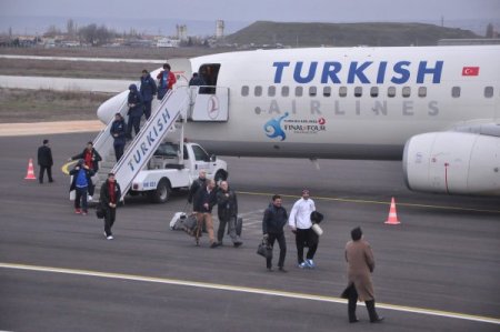 Trabzonspor kupa maçı için Eskişehir’e geldi