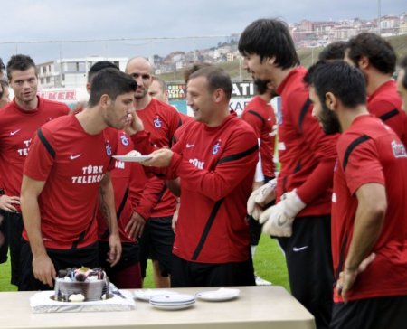 Trabzonspor’da Barış’ın doğum günü kutlandı