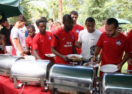 Trabzonspor'da Fenerbahçe maçı hazırlıkları sürüyor