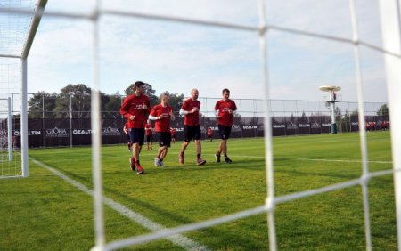 Trabzonspor'da ikinci yarının ilk çalışmasını yaptı