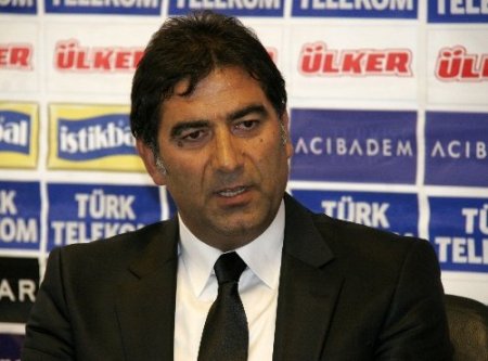 Trabzonspor'da Ünal Karaman imzayı attı