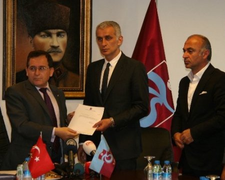 Trabzonspor’un yeni yönetimi görevi devraldı