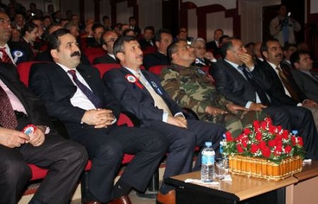 Trafik Haftası'nda Hacivat-karagöz Gösterisi Sunuldu