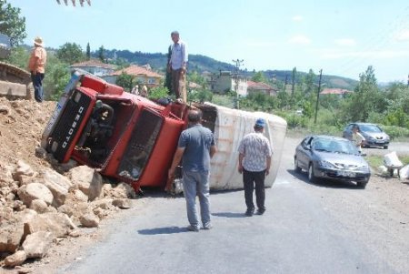 "trafik İşareti Eksikliği Kazaya Neden Oldu"