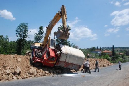 "trafik İşareti Eksikliği Kazaya Neden Oldu"