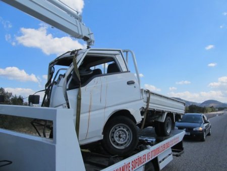 Trafik Kazası Bayram Tatilini Zehir Etti: 1 Ölü, 6 Yaralı