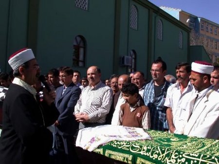 Trafik Kazası Kurbanı Samet'i Sınıf Arkadaşları Son Yolculuğuna Uğurladı