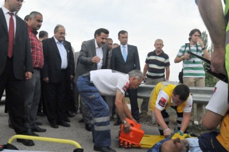 Trafik Kazasına Bakan Çelik Müdahalesi