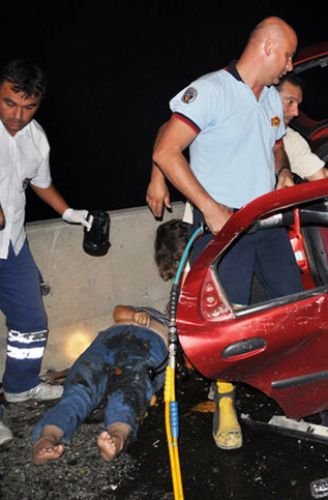 Trafik Kazasında Ağır Yaralanan Yaşlı Çift Üç Gün Arayla Öldü