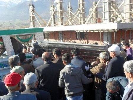 Trafik Kazasında Can Veren Aynı Aileden 4 Kişi Toprağa Verildi