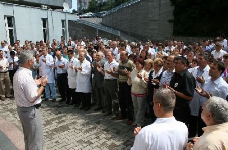 Trafik Kazasında Ölen Doktor Görev Yaptığı Hastanede Anıldı