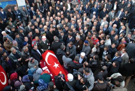 Trafik kazasında şehit olan Kocaelili er, toprağa verildi