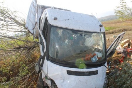 Trafik kazasında sürücüyü hava yastığı kurtardı