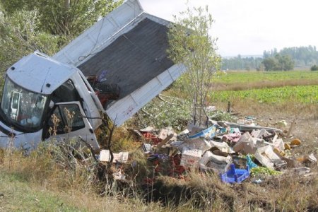 Trafik kazasında sürücüyü hava yastığı kurtardı