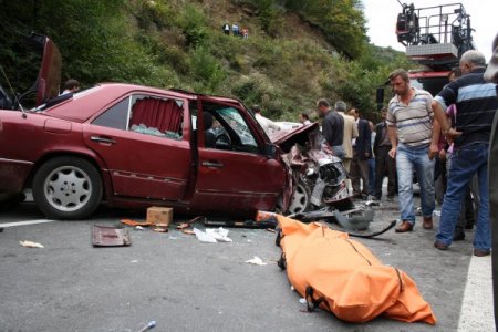 Trafik kazasında vefat eden emekli müdür son yolculuğuna uğurlandı