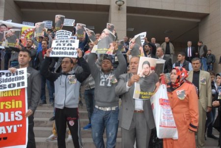 Trafik kazasının ardından Emrah Barlak'ı öldüren polisin yargılanmasına başlandı