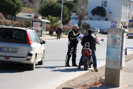 Trafik Kontrolü Sırasında, Aranan Bir Kişi Yakalandı