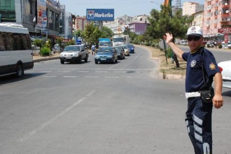 Trafik Lambaları Bozulunca İş Başa Düştü