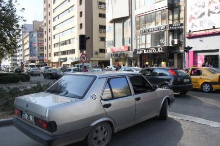 Trafik Lambalarının Yanmaması Üç Gündür Yolları Altüst Ediyor