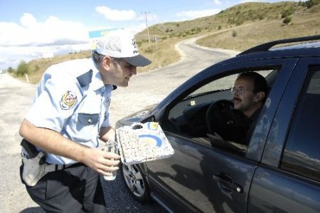 Trafik Polisleri D100 Karayolunda 24 Saat Görevde
