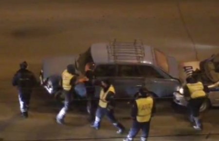 Trafik Polislerinin Sarhoş Sürücüyü Meydan Dayağı, Kameraya Böyle Yansıdı