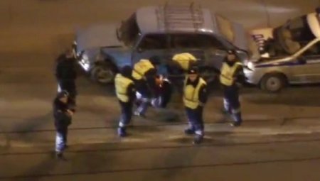 Trafik Polislerinin Sarhoş Sürücüyü Meydan Dayağı, Kameraya Böyle Yansıdı