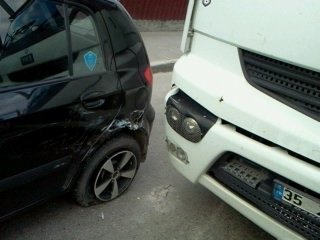 Trafik sigortası, zorunlu yan sanayiye yönlendiriyor