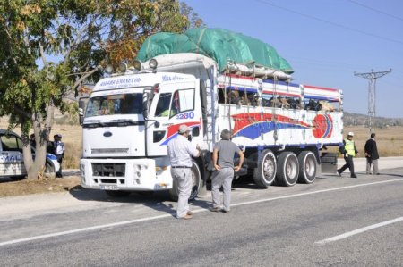 Trafik ve maliye ekipleri kurbanlık taşıyan araçlar üzerinde denetimleri artırdı