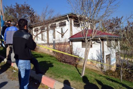 Trafoya çıkan çocuk elektrik akımına kapıldı