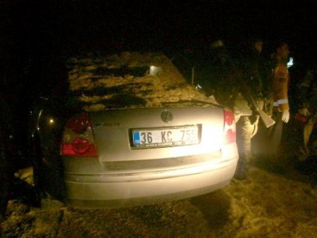Traktöre Arkadan Çarpan Otomobilde Bulunan Emekli Öğretmen Hayatını Kaybetti