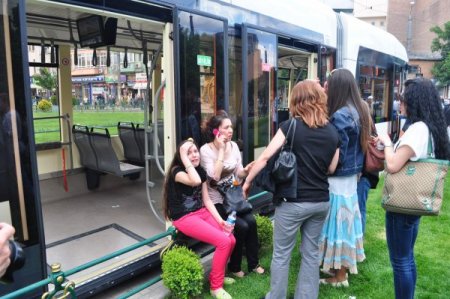 Tramvayda Tacizciyi Biber Gazıyla Etkisiz Hale Getirdi