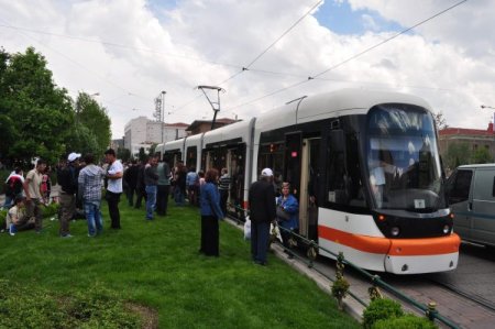 Tramvayda Tacizciyi Biber Gazıyla Etkisiz Hale Getirdi