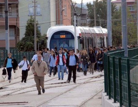 Tramvayların Bayan Makinistleri Samsunlu Kadınların Gururu Oldu