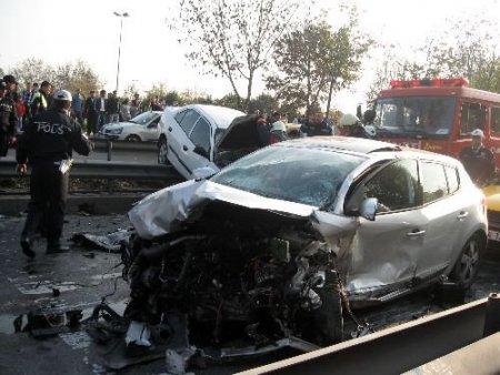 Transit Yolda Ters Yön Kazası: 1 Ölü 2 Yaralı