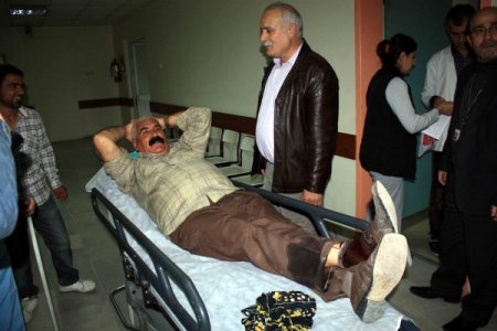 Tren raylarını çalmak isteyen şahsa direnince ayağından vuruldu