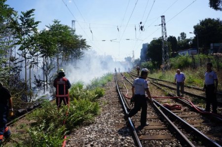 Tren Yolundaki Yangın Seferleri Durdurdu