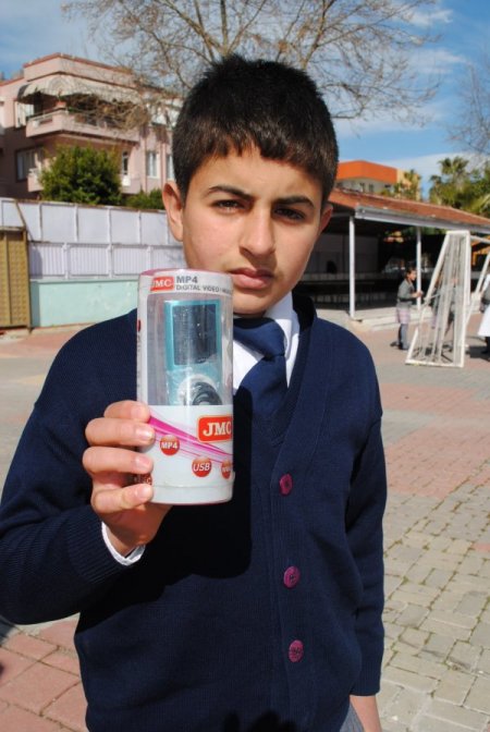 Tübitak'a Proje Sunan Öğrenciler Mp4 Çalarla Ödülendirildi