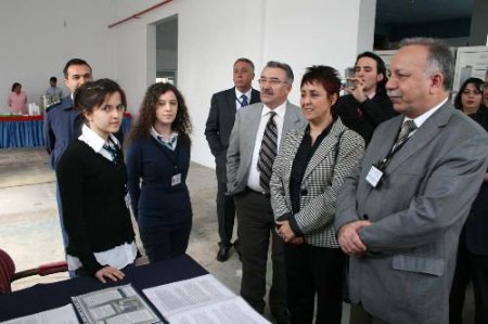 Tübitak'ın Ortaöğretim Yarışmasına Katılan Projeler Sergilenmeye Başladı