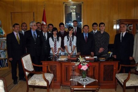 Tübitak'ta Türkiye Şampiyonu Olan Malatyalı Öğrenciler Ödüllendirildi