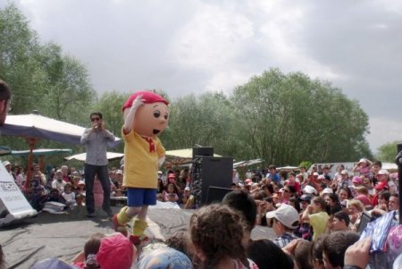 Tüçaf'in Bahar Şenliğine 10 Bin Kişi Katıldı