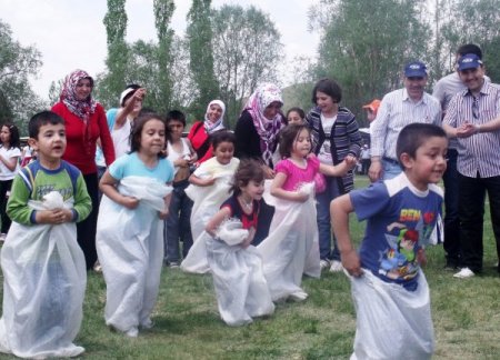 Tüçaf'in Bahar Şenliğine 10 Bin Kişi Katıldı