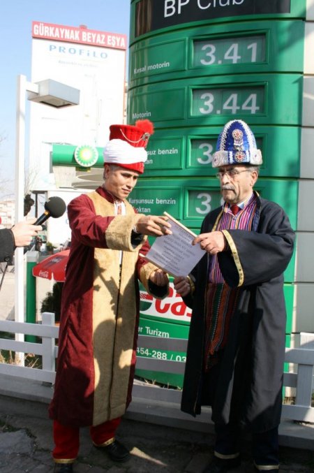 Tüdef'ten Benzin Fiyatına Kanuni Sultan Süleyman'lı Protesto