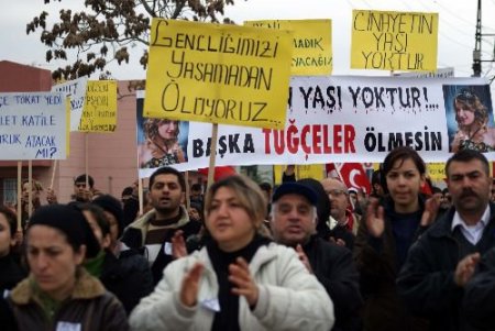 Tuğçe Anlış'ın Yakınları, "yeni Tuğçeler Ölmesin" Yürüyüşü Yaptı