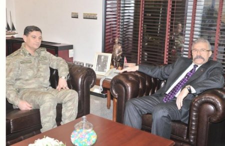 Tuğgeneral Karaosmanoğlu, Vali Cerrah’ı ziyaret etti