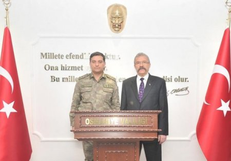 Tuğgeneral Karaosmanoğlu, Vali Cerrah’ı ziyaret etti