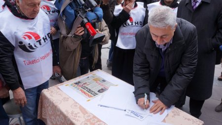 Tüketiciler, 2 gün bankalara gitmeme eylemi yapacak