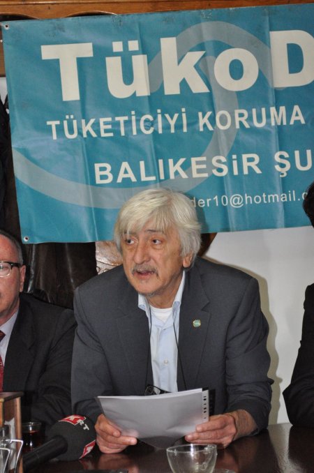 'Tüketicilerin, banka kasalarında birikmiş 10 milyar lira kart aidatı var'