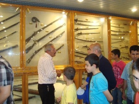 TÜMÇADER üyeleri, aileleri ile müzede